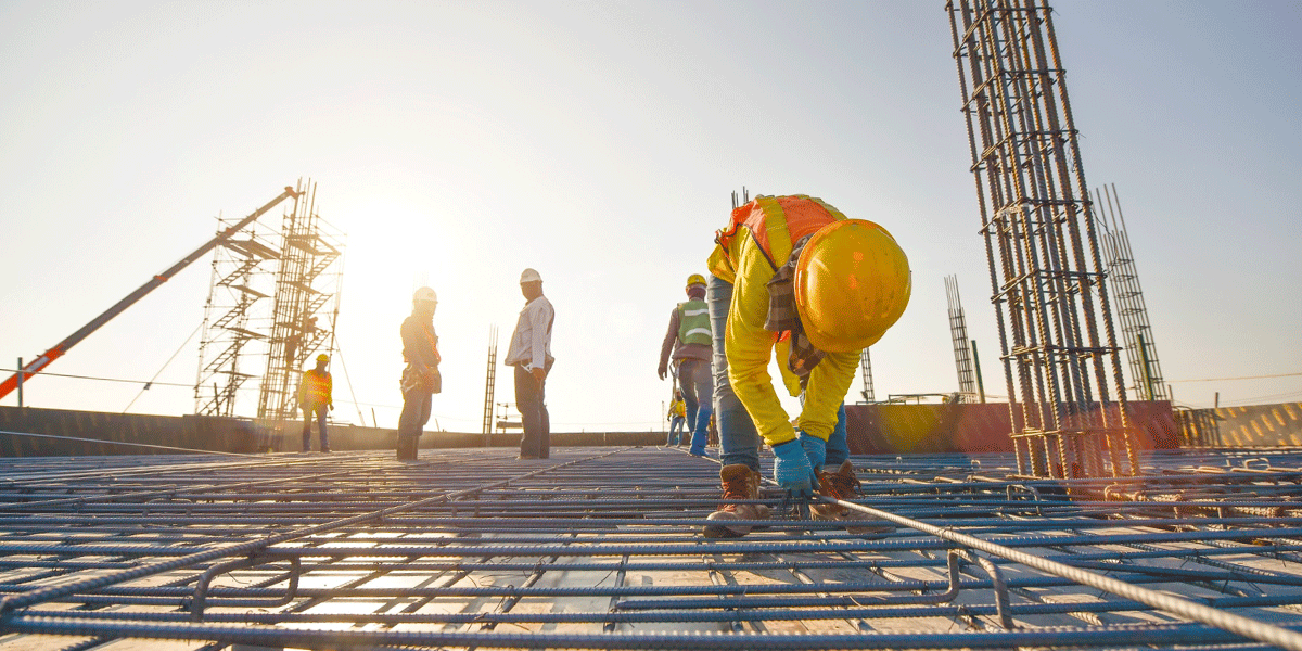 Como formar e gerenciar uma equipe de obra qualificada na construção civil?
